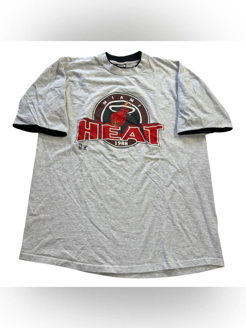 Vintage 90s Miami Heat NBA Signal Sport Men’s T-shirt Single Stitch Gray size XL